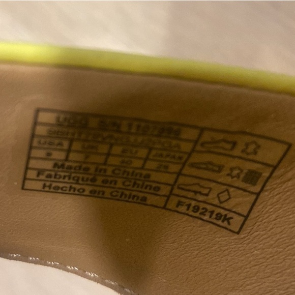 NEW UGG Emily Platform Slide Sandal Yellow Women’s 9 - Picture 6 of 8